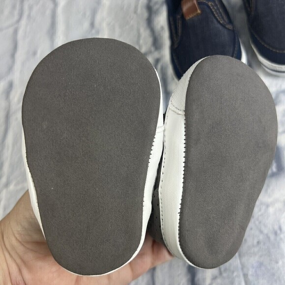 BABY SHOES, two pairs, size 0 to 3 months and size 2 - Picture 3 of 6